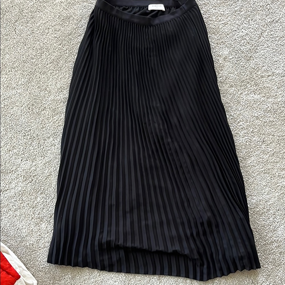 Aritzia Black Pleated Midi Skirt - Sleek Satin Waistband